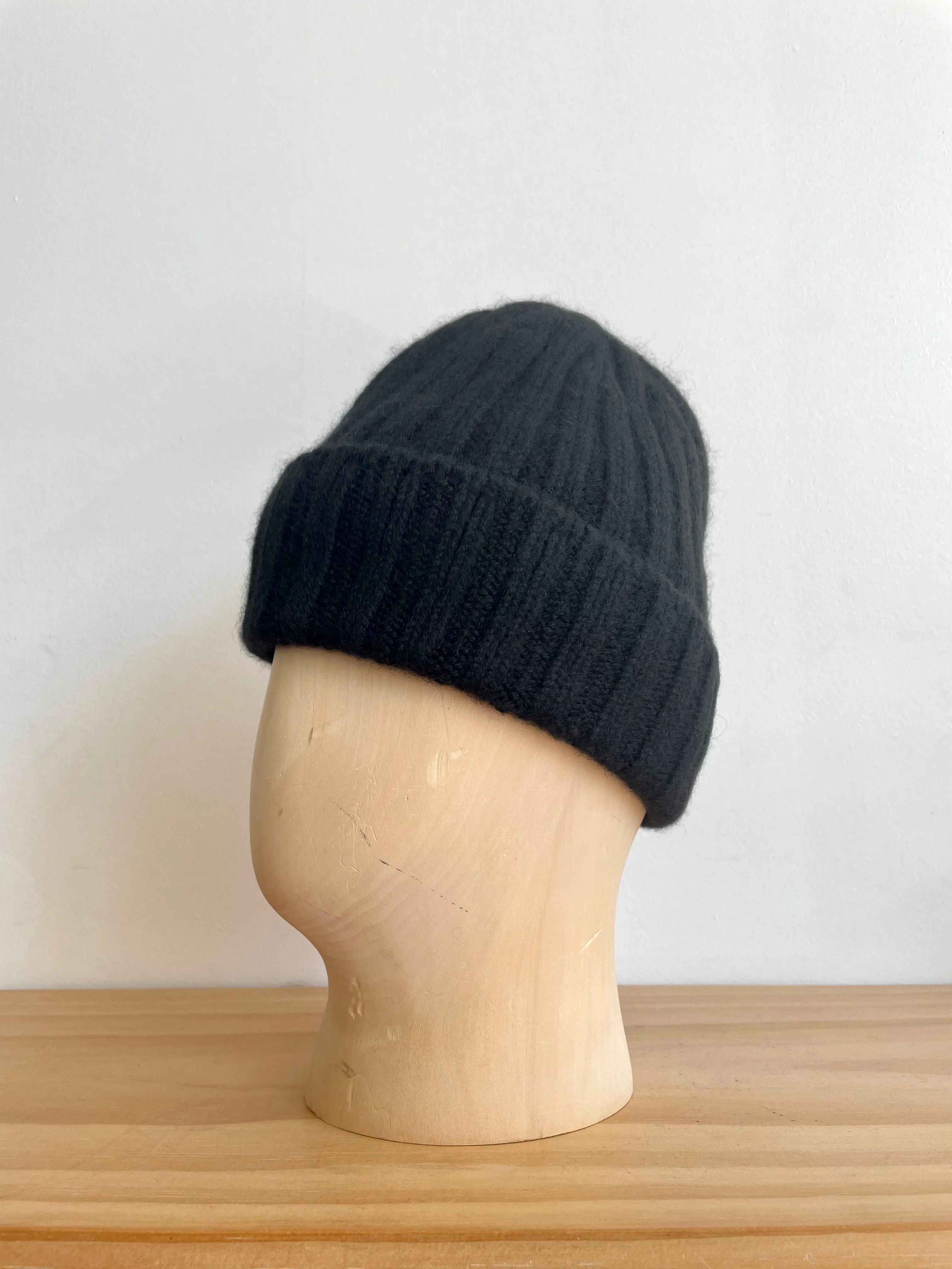 Cableami Black Cashmere Knit Beanie