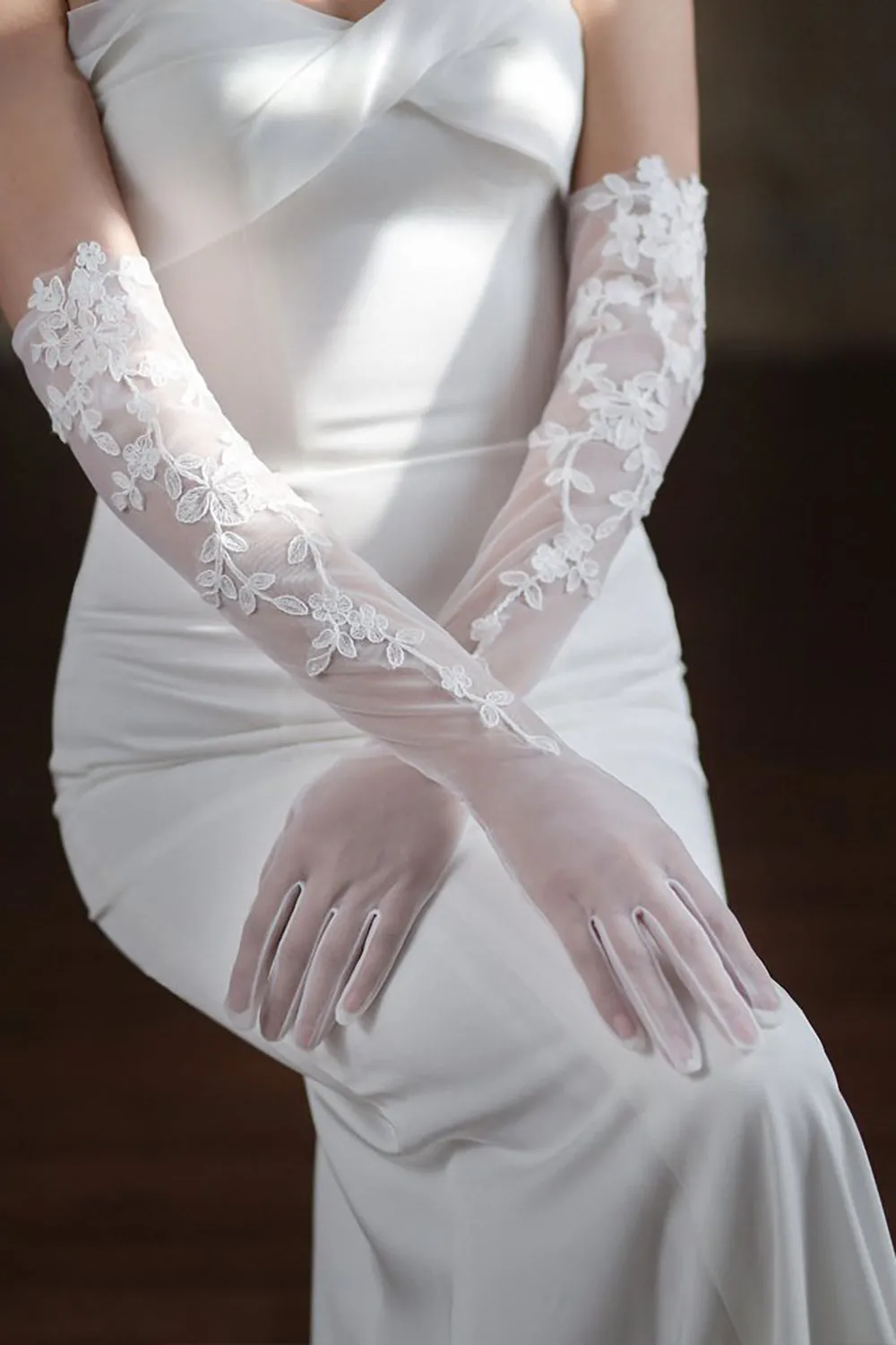 Elegant White Lace Long Wedding Gloves