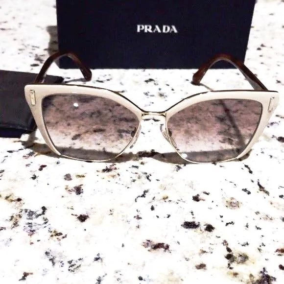 Prada woman sunglasses spr 56T new