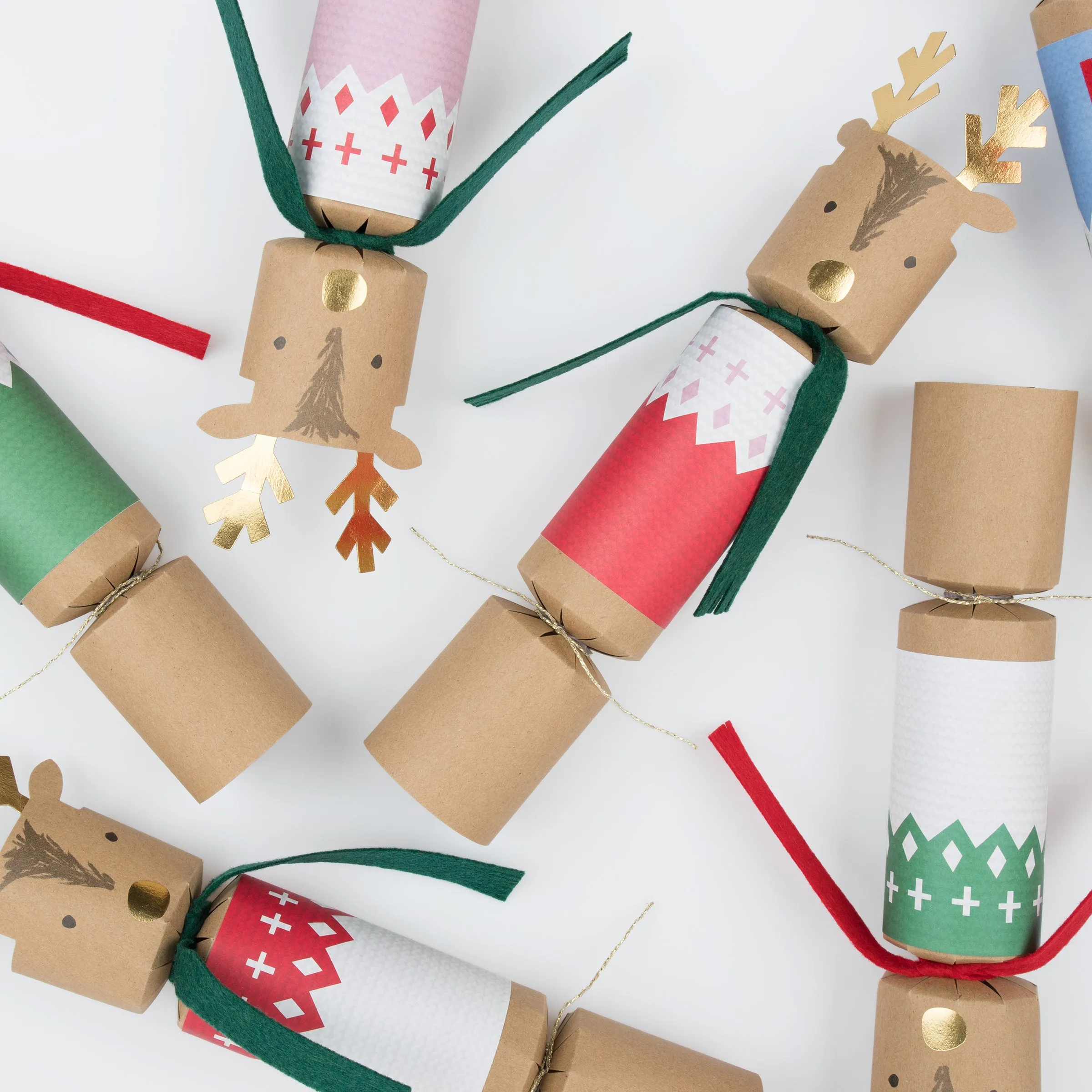 Woodland Jumper Reindeer Crackers (x 6)